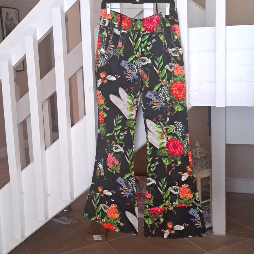 Adriana Barra Linen Floral Flare Pant with pockets and permanent seams EUC sz40